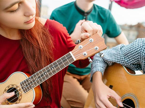 guitar-and-ukulele