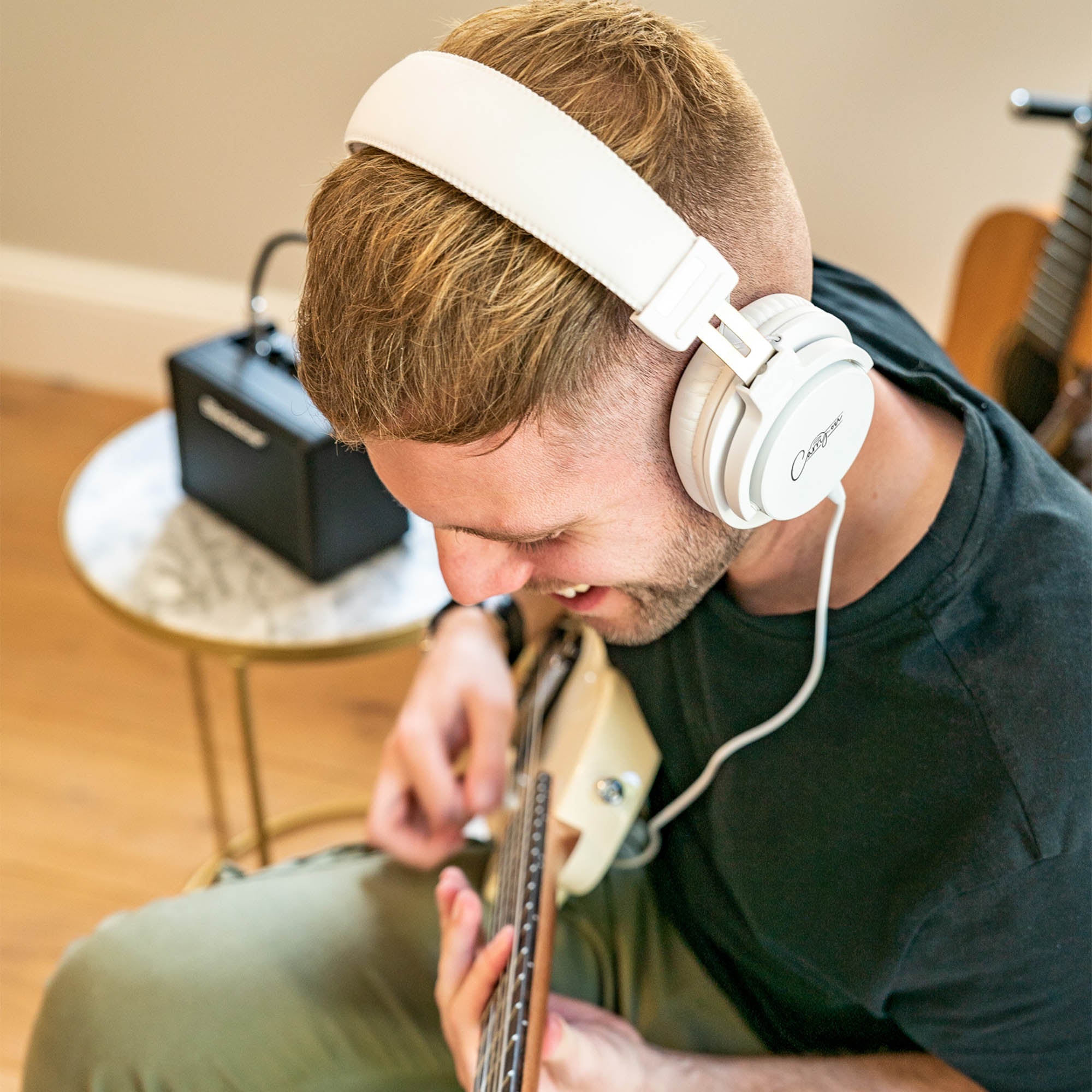 Carry-On SH-100 Folding Headphones#Colour_White