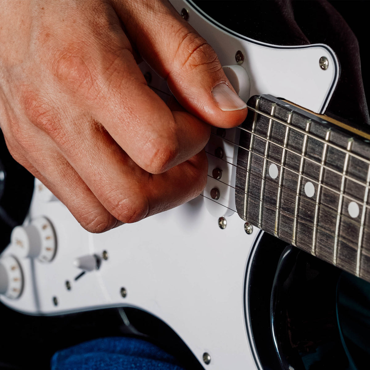 3rd Avenue Full Size Electric Guitar Pack with Bluetooth Amp#Colour_Black