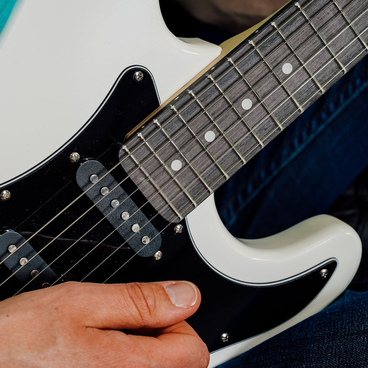 3rd Avenue Full Size Electric Guitar Pack with Bluetooth Amp#Colour_White