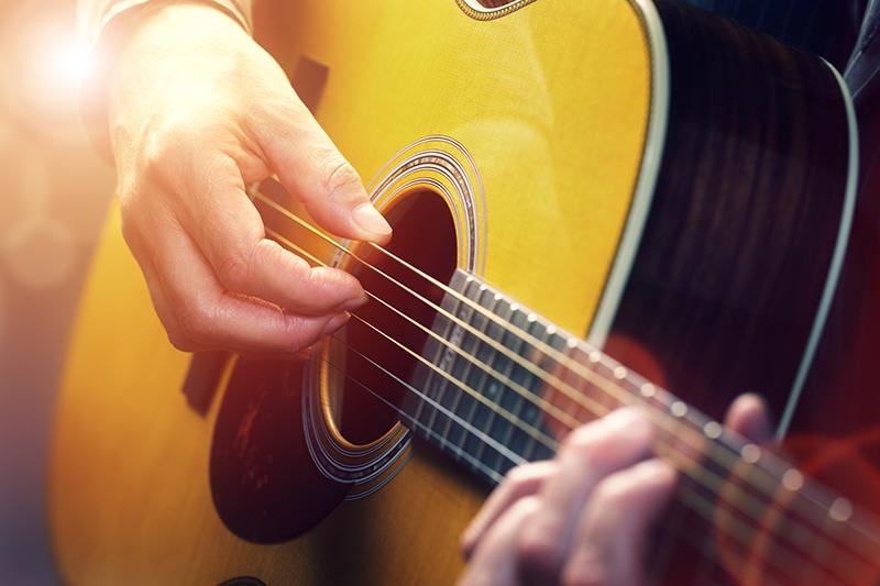 Buying an Acoustic Guitar - Helpful Guide