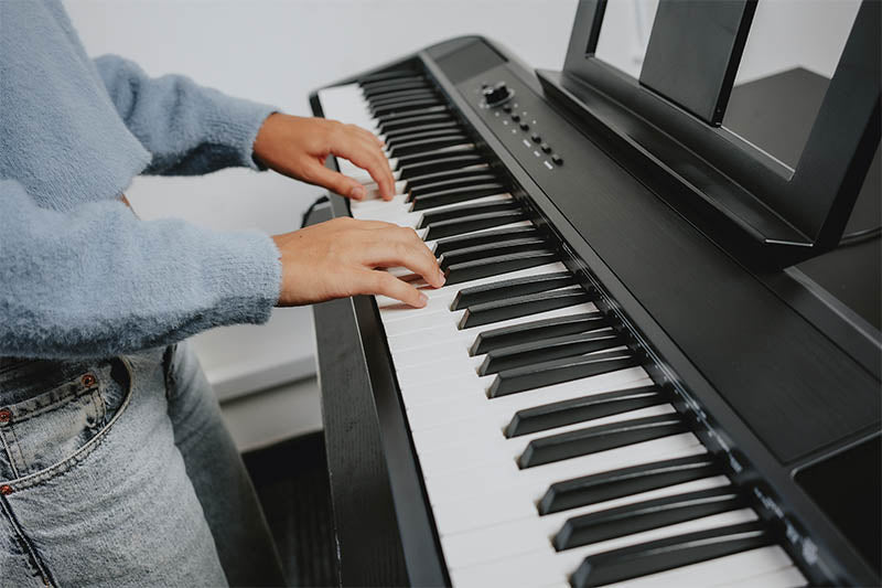 Stage Piano vs Cabinet Digital Piano