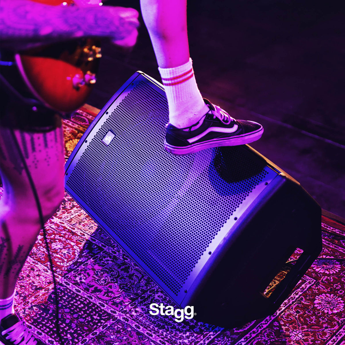 Stagg 15 Inch Battery-Powered PA Speaker with Wireless Mic