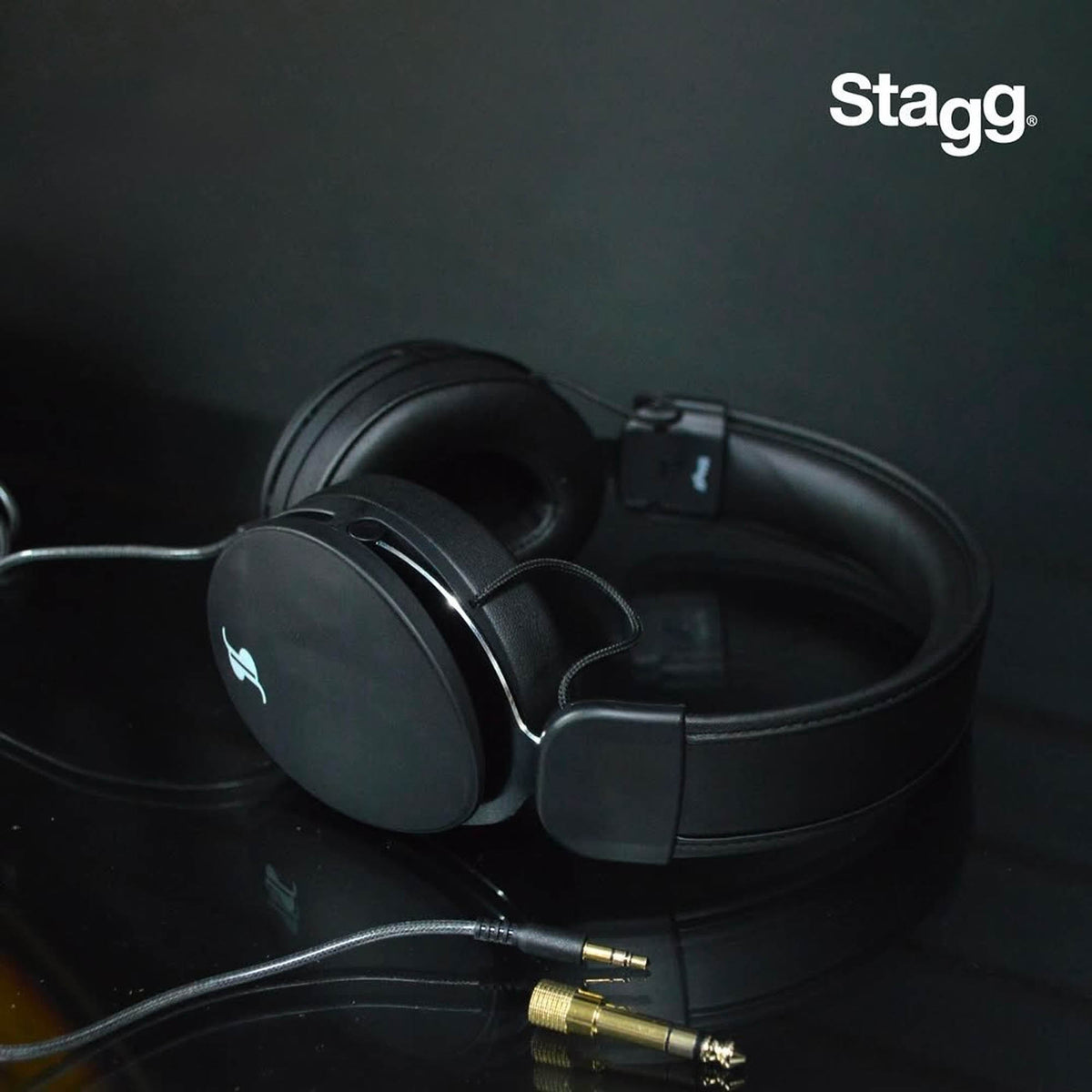 Stagg SHP-5000H black closed-back studio monitoring headphones