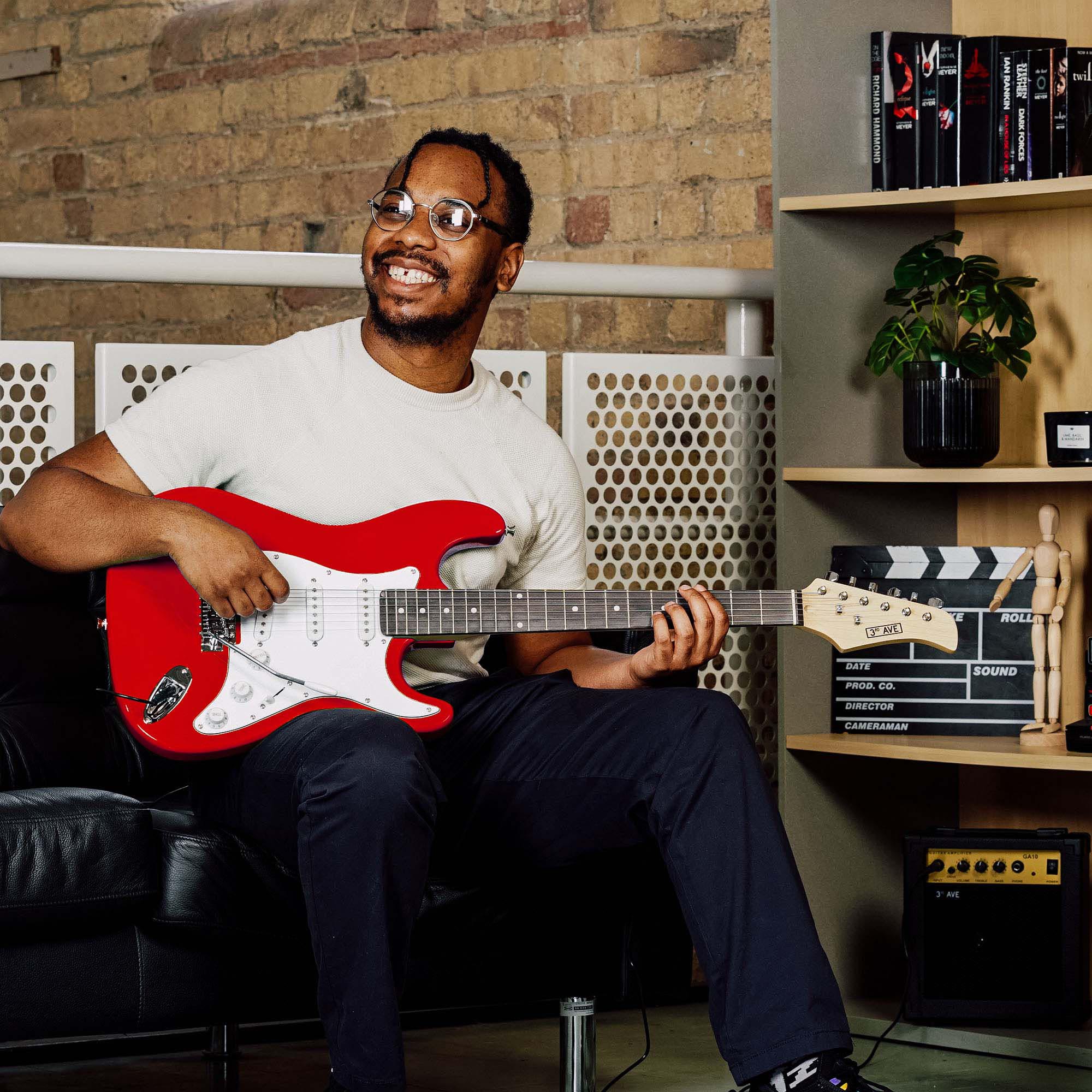 3rd Avenue Full Size Electric Guitar Pack with Bluetooth Amp#Colour_Red